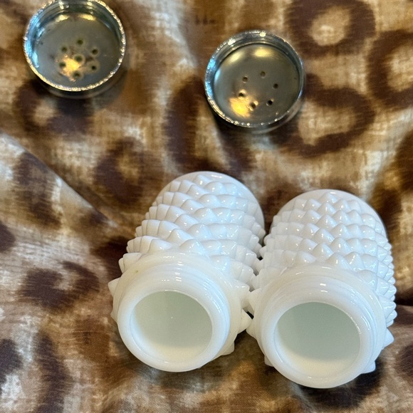 Fenton White Hobnail Salt and Pepper Shakers with Silver Tops EUC - Picture 13 of 16